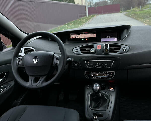 Коричневий Рено Сценік, об'ємом двигуна 1.5 л та пробігом 228 тис. км за 5900 $, фото 20 на Automoto.ua