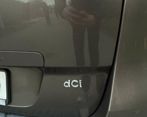 Коричневий Рено Сценік, об'ємом двигуна 1.5 л та пробігом 228 тис. км за 5900 $, фото 33 на Automoto.ua