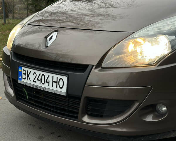 Коричневий Рено Сценік, об'ємом двигуна 1.5 л та пробігом 228 тис. км за 5900 $, фото 13 на Automoto.ua