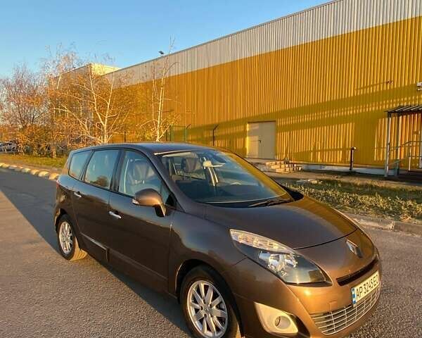 Коричневый Рено Сценик, объемом двигателя 1.4 л и пробегом 202 тыс. км за 7200 $, фото 18 на Automoto.ua