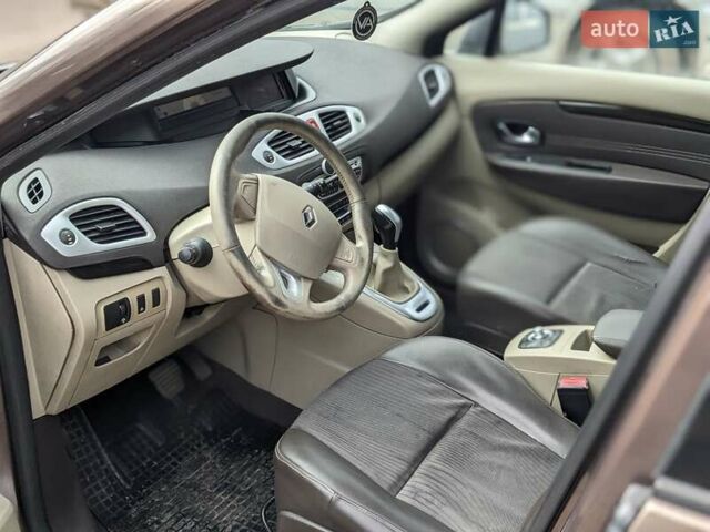 Коричневый Рено Сценик, объемом двигателя 2 л и пробегом 295 тыс. км за 6800 $, фото 19 на Automoto.ua