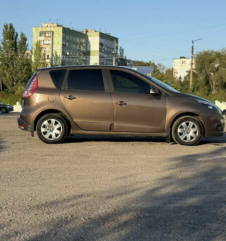 Коричневий Рено Сценік, об'ємом двигуна 1.46 л та пробігом 300 тис. км за 7000 $, фото 2 на Automoto.ua