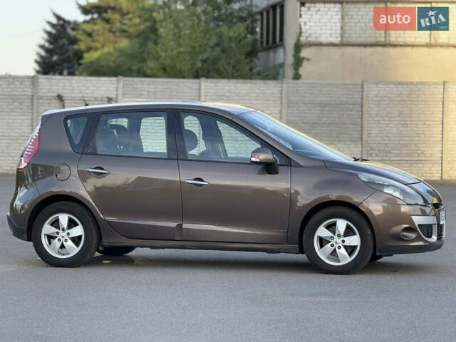Коричневий Рено Сценік, об'ємом двигуна 1.4 л та пробігом 190 тис. км за 6399 $, фото 5 на Automoto.ua