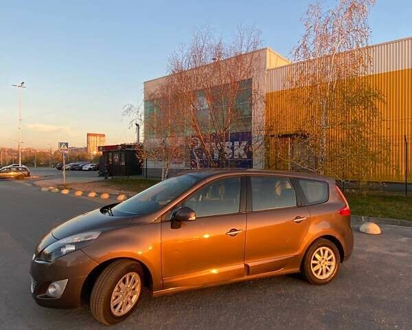 Коричневый Рено Сценик, объемом двигателя 1.4 л и пробегом 202 тыс. км за 7200 $, фото 2 на Automoto.ua