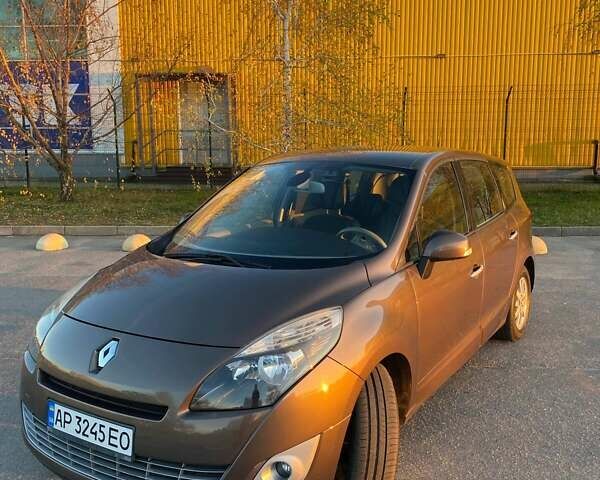 Коричневый Рено Сценик, объемом двигателя 1.4 л и пробегом 202 тыс. км за 7200 $, фото 1 на Automoto.ua