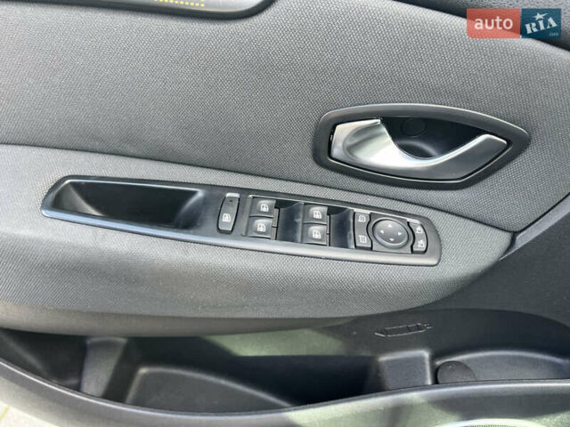 Коричневый Рено Сценик, объемом двигателя 1.4 л и пробегом 175 тыс. км за 6900 $, фото 9 на Automoto.ua