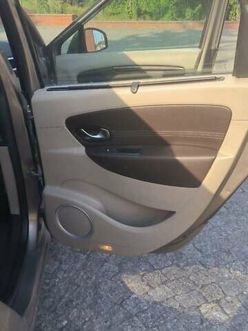 Коричневий Рено Сценік, об'ємом двигуна 2 л та пробігом 307 тис. км за 6500 $, фото 15 на Automoto.ua