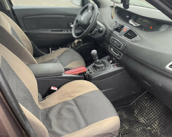 Коричневый Рено Сценик, объемом двигателя 1.9 л и пробегом 277 тыс. км за 6800 $, фото 9 на Automoto.ua