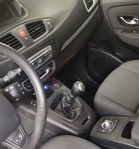 Коричневий Рено Сценік, об'ємом двигуна 1.6 л та пробігом 205 тис. км за 6800 $, фото 4 на Automoto.ua