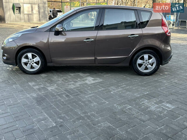 Коричневый Рено Сценик, объемом двигателя 1.5 л и пробегом 160 тыс. км за 3850 $, фото 13 на Automoto.ua