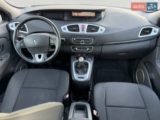 Коричневий Рено Сценік, об'ємом двигуна 1.4 л та пробігом 190 тис. км за 6399 $, фото 14 на Automoto.ua