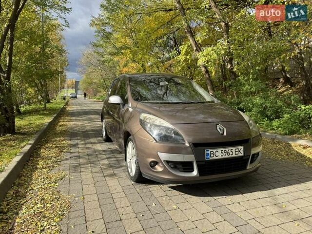 Рено Сценик 2010 в Львове на Automoto.ua Коричневый Рено Сценик, объемом двигателя 1.5 л и пробегом 226 тыс. км за 6500 $, фото 8 на Automoto.ua
