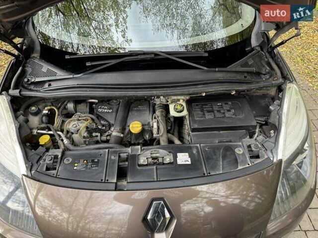 Рено Сценик 2010 в Львове на Automoto.ua Коричневый Рено Сценик, объемом двигателя 1.5 л и пробегом 226 тыс. км за 6500 $, фото 38 на Automoto.ua