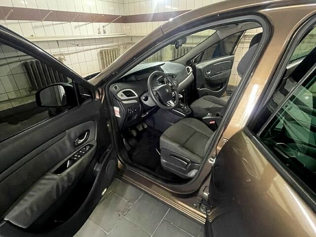 Коричневий Рено Сценік, об'ємом двигуна 1.5 л та пробігом 223 тис. км за 6500 $, фото 8 на Automoto.ua