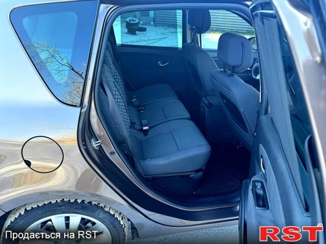 Коричневый Рено Сценик, объемом двигателя 1.6 л и пробегом 205 тыс. км за 7300 $, фото 8 на Automoto.ua