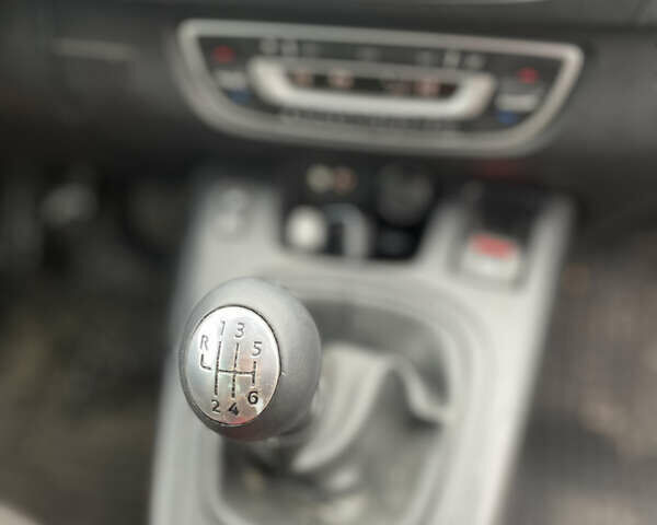 Коричневый Рено Сценик, объемом двигателя 1.9 л и пробегом 277 тыс. км за 6800 $, фото 10 на Automoto.ua