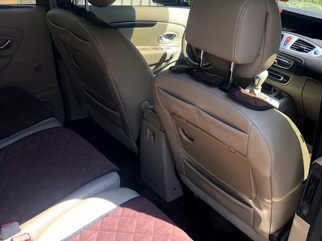 Рено Сценик 2010 в Одессе на Automoto.ua Коричневый Рено Сценик, объемом двигателя 1.5 л и пробегом 189 тыс. км за 6100 $, фото 2 на Automoto.ua