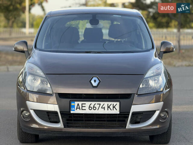 Коричневий Рено Сценік, об'ємом двигуна 1.4 л та пробігом 190 тис. км за 6399 $, фото 7 на Automoto.ua