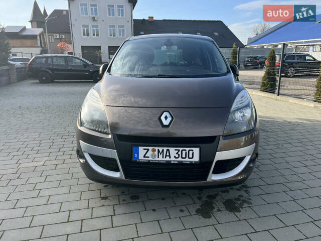 Коричневый Рено Сценик, объемом двигателя 1.4 л и пробегом 175 тыс. км за 6900 $, фото 1 на Automoto.ua