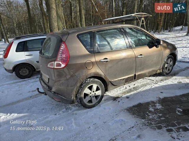 Коричневый Рено Сценик, объемом двигателя 1.6 л и пробегом 279 тыс. км за 9000 $, фото 12 на Automoto.ua