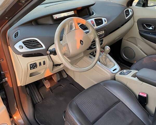 Коричневый Рено Сценик, объемом двигателя 1.4 л и пробегом 202 тыс. км за 7200 $, фото 7 на Automoto.ua