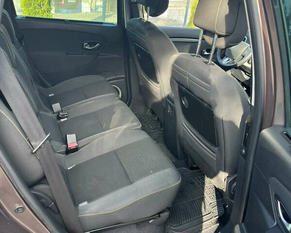 Коричневый Рено Сценик, объемом двигателя 1.4 л и пробегом 175 тыс. км за 6900 $, фото 13 на Automoto.ua