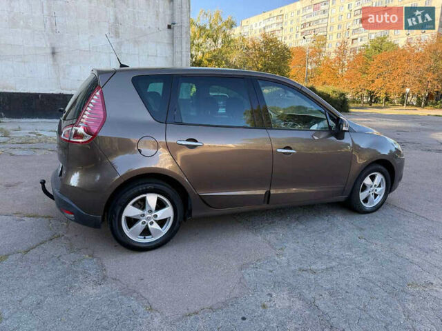 Рено Сценик 2010 в Харькове на Automoto.ua Коричневый Рено Сценик, объемом двигателя 1.5 л и пробегом 280 тыс. км за 7100 $, фото 3 на Automoto.ua