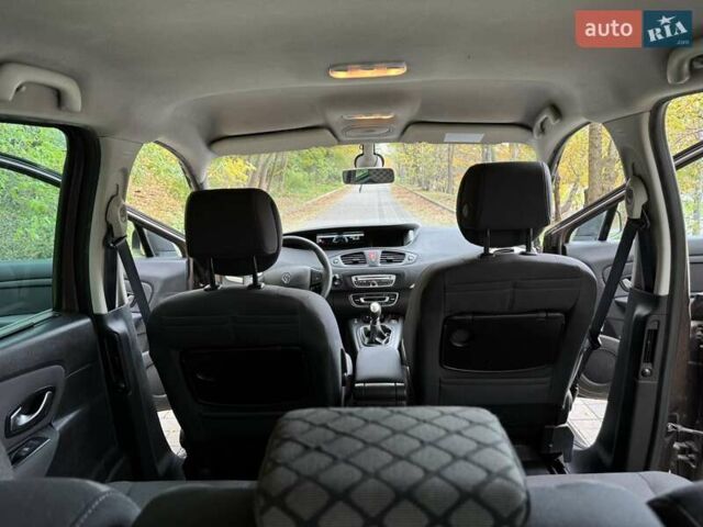 Рено Сценик 2010 в Львове на Automoto.ua Коричневый Рено Сценик, объемом двигателя 1.5 л и пробегом 226 тыс. км за 6500 $, фото 22 на Automoto.ua