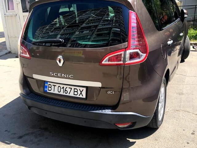 Рено Сценик 2010 в Одессе на Automoto.ua Коричневый Рено Сценик, объемом двигателя 1.5 л и пробегом 189 тыс. км за 6100 $, фото 1 на Automoto.ua