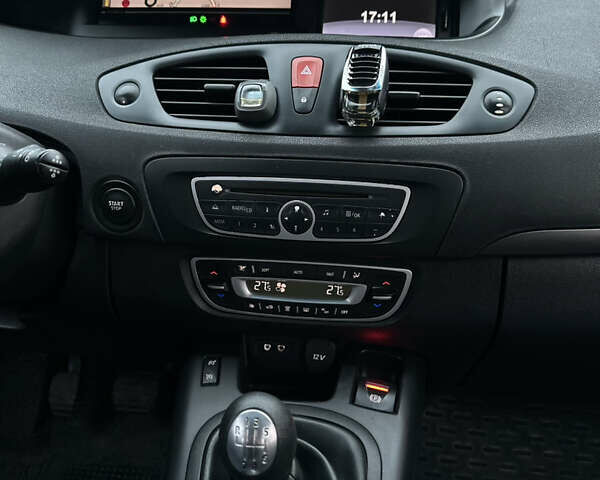 Коричневий Рено Сценік, об'ємом двигуна 1.5 л та пробігом 228 тис. км за 5900 $, фото 23 на Automoto.ua