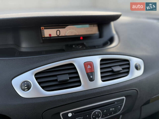 Коричневий Рено Сценік, об'ємом двигуна 1.4 л та пробігом 190 тис. км за 6399 $, фото 15 на Automoto.ua