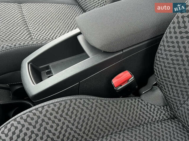 Коричневый Рено Сценик, объемом двигателя 1.6 л и пробегом 120 тыс. км за 8350 $, фото 65 на Automoto.ua