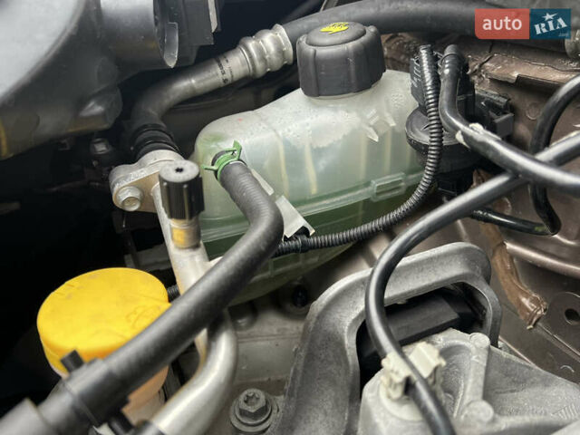 Коричневый Рено Сценик, объемом двигателя 1.6 л и пробегом 120 тыс. км за 8350 $, фото 164 на Automoto.ua