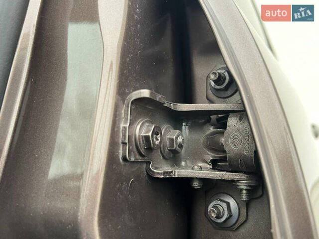 Коричневый Рено Сценик, объемом двигателя 1.6 л и пробегом 120 тыс. км за 8350 $, фото 171 на Automoto.ua