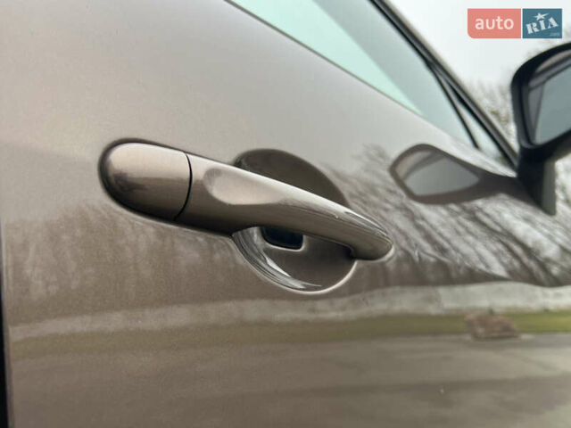 Коричневый Рено Сценик, объемом двигателя 1.6 л и пробегом 120 тыс. км за 8350 $, фото 46 на Automoto.ua
