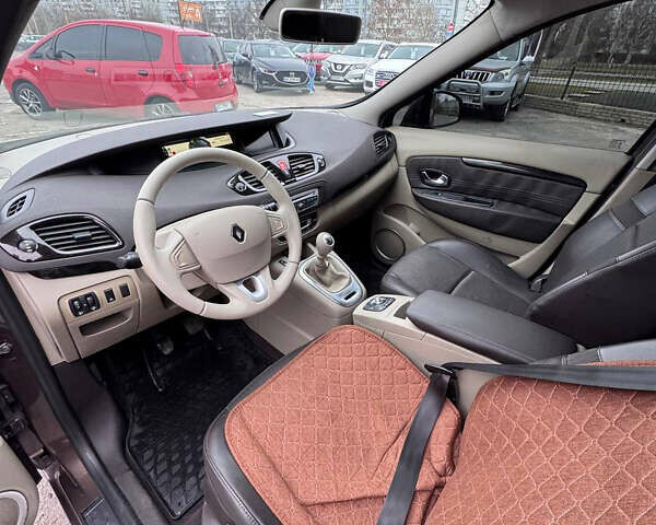 Коричневий Рено Сценік, об'ємом двигуна 1.46 л та пробігом 236 тис. км за 7999 $, фото 8 на Automoto.ua