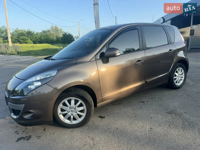 Коричневый Рено Сценик, объемом двигателя 1.6 л и пробегом 160 тыс. км за 8150 $, фото 7 на Automoto.ua