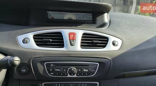 Коричневый Рено Сценик, объемом двигателя 1.46 л и пробегом 201 тыс. км за 6800 $, фото 17 на Automoto.ua