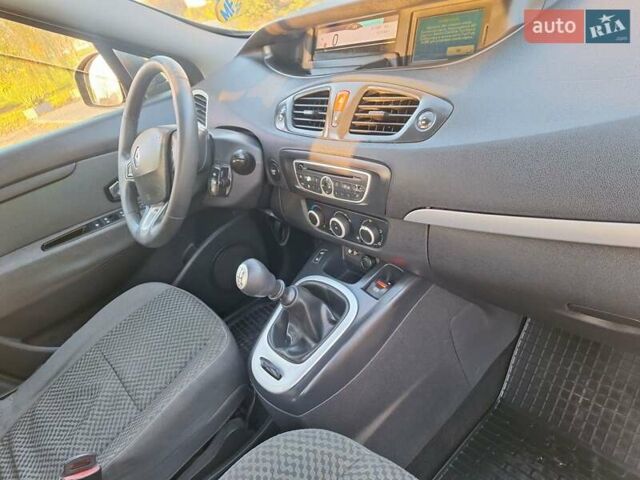 Коричневий Рено Сценік, об'ємом двигуна 1.5 л та пробігом 327 тис. км за 6200 $, фото 21 на Automoto.ua