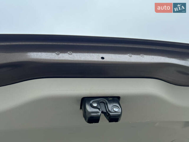 Коричневый Рено Сценик, объемом двигателя 1.6 л и пробегом 120 тыс. км за 8350 $, фото 134 на Automoto.ua