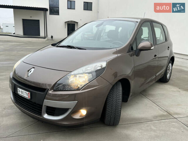 Коричневый Рено Сценик, объемом двигателя 1.6 л и пробегом 120 тыс. км за 8350 $, фото 25 на Automoto.ua