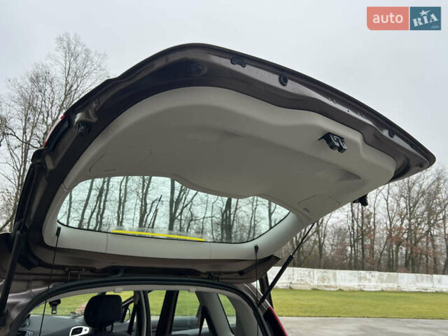 Коричневый Рено Сценик, объемом двигателя 1.6 л и пробегом 120 тыс. км за 8350 $, фото 113 на Automoto.ua