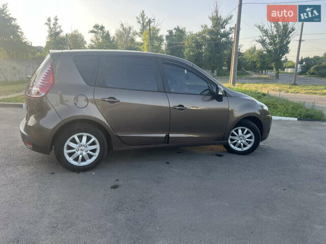 Коричневый Рено Сценик, объемом двигателя 1.6 л и пробегом 160 тыс. км за 8150 $, фото 10 на Automoto.ua