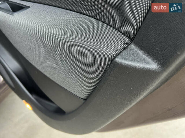 Коричневый Рено Сценик, объемом двигателя 1.6 л и пробегом 120 тыс. км за 8350 $, фото 106 на Automoto.ua