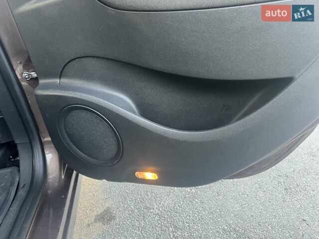 Коричневый Рено Сценик, объемом двигателя 1.6 л и пробегом 160 тыс. км за 8150 $, фото 38 на Automoto.ua