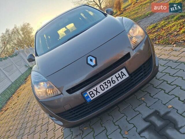 Коричневий Рено Сценік, об'ємом двигуна 1.5 л та пробігом 327 тис. км за 6200 $, фото 15 на Automoto.ua