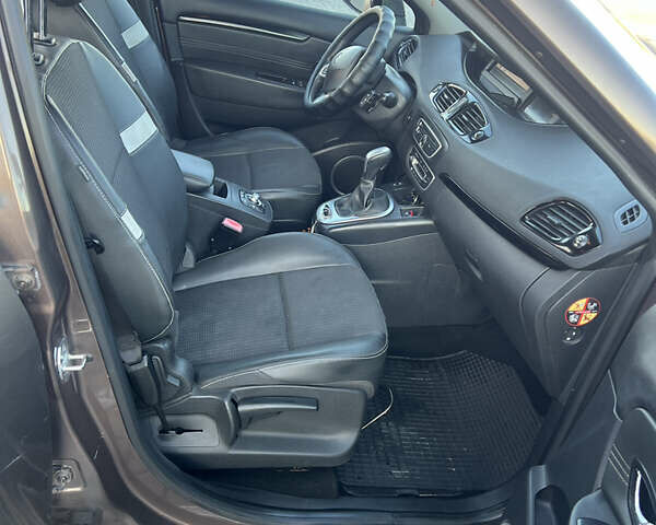 Коричневий Рено Сценік, об'ємом двигуна 1.46 л та пробігом 212 тис. км за 7900 $, фото 13 на Automoto.ua