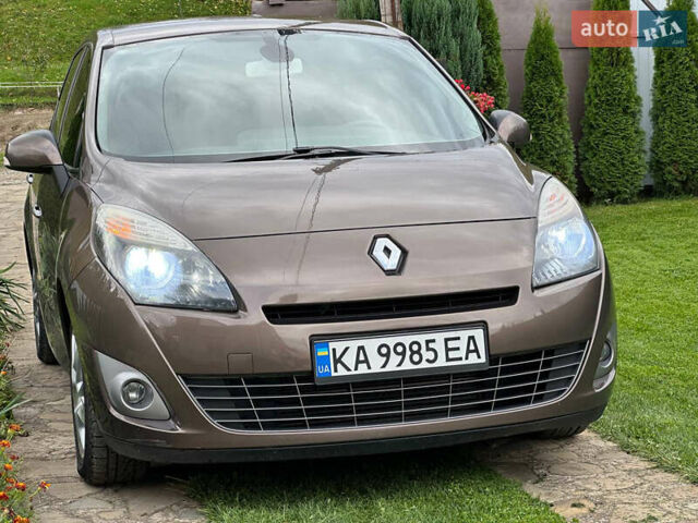 Рено Сценик 2011 в Ивано-Франковске на Automoto.ua Коричневый Рено Сценик, объемом двигателя 1.6 л и пробегом 157 тыс. км за 7599 $, фото 5 на Automoto.ua