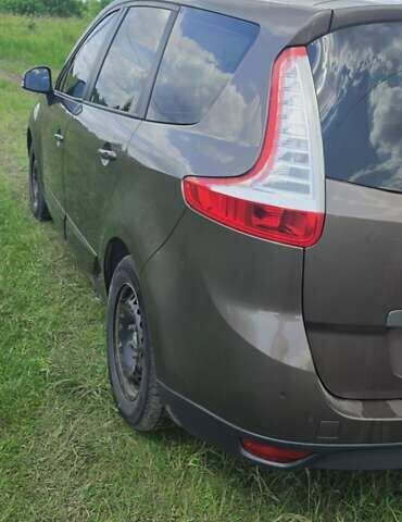 Коричневий Рено Сценік, об'ємом двигуна 1.46 л та пробігом 255 тис. км за 6900 $, фото 28 на Automoto.ua