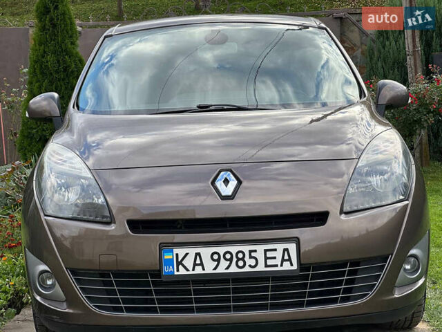 Рено Сценик 2011 в Ивано-Франковске на Automoto.ua Коричневый Рено Сценик, объемом двигателя 1.6 л и пробегом 157 тыс. км за 7599 $, фото 28 на Automoto.ua